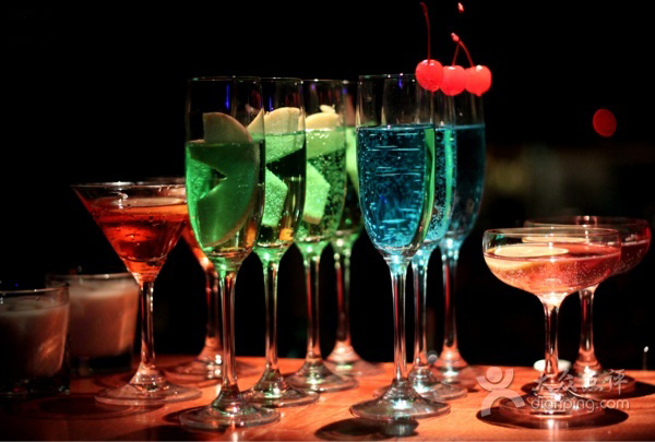 國內(nèi)預(yù)調(diào)雞尾酒市場一夜凋零_熱點(diǎn)圖片_